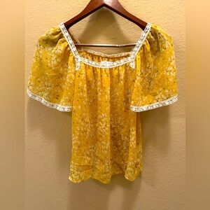 Candies Floral Ruffle Top